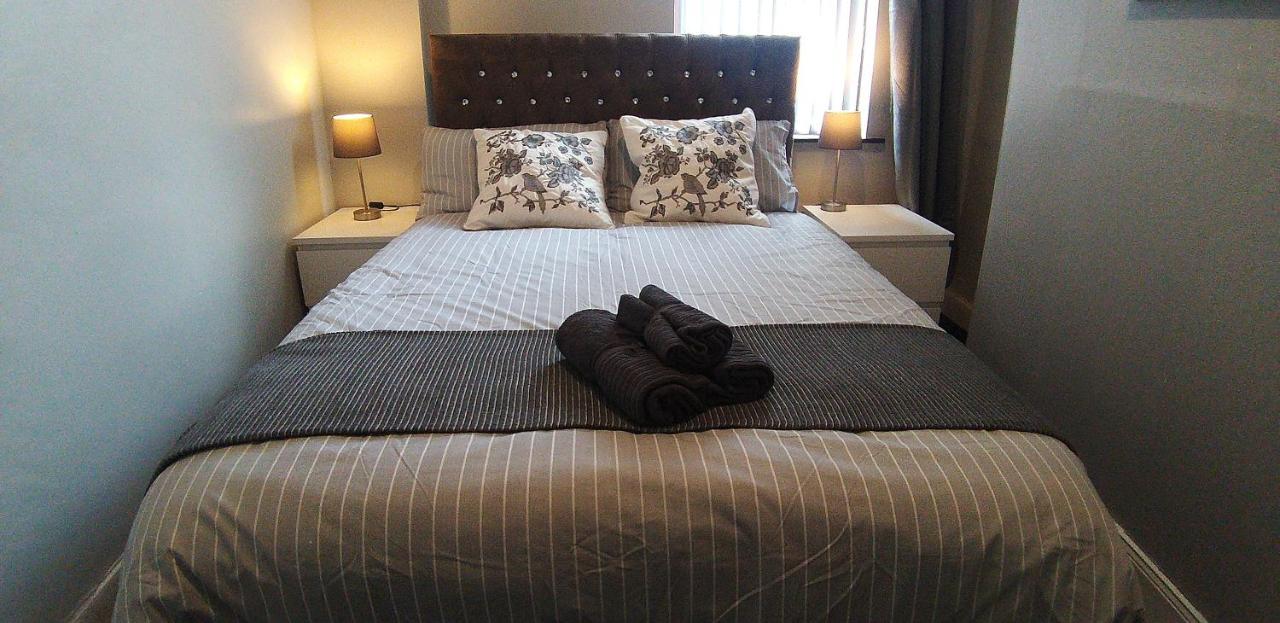 St. James Street Townhouse เบลฟาสต์ ภายนอก รูปภาพ